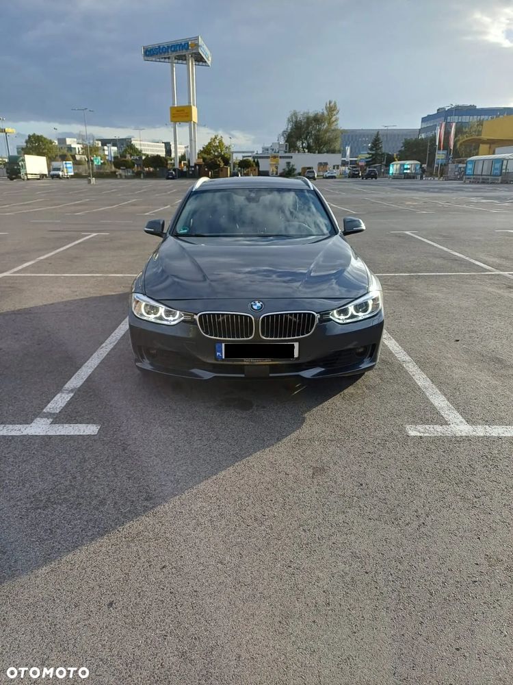 BMW Seria 3 ver-320d-efficient-dynamics-luxury-line - 3