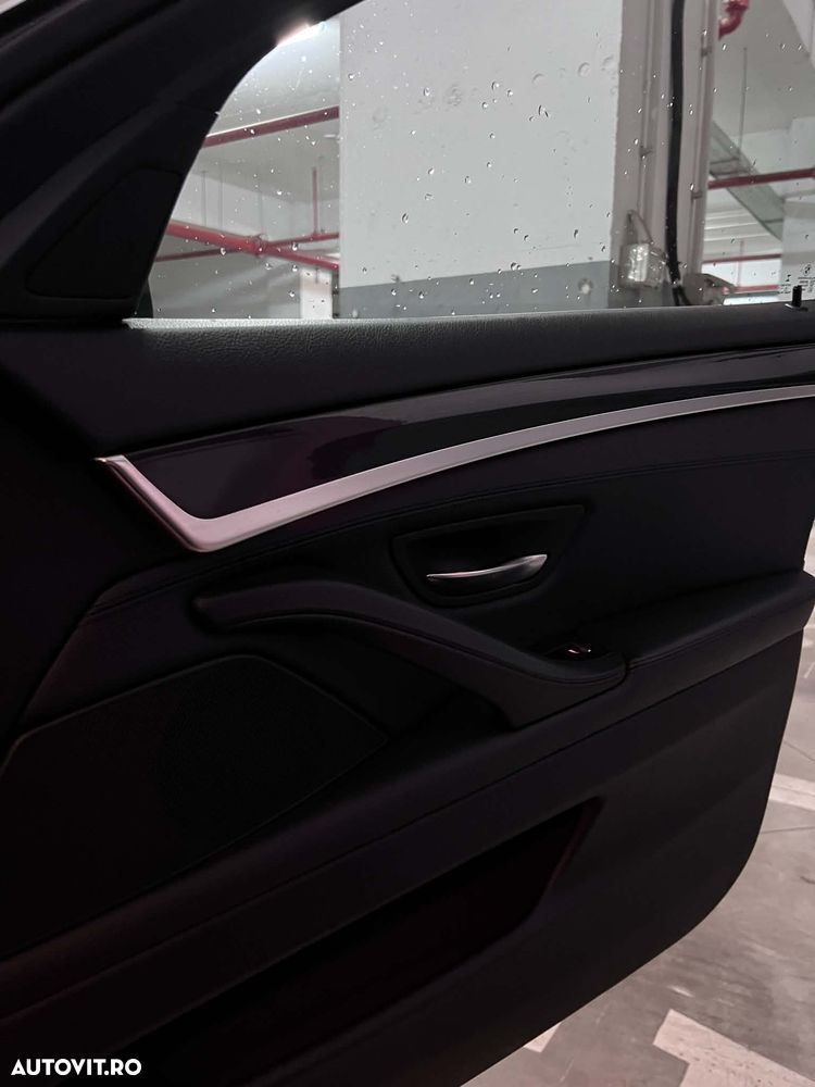 BMW Seria 5 520d Aut. Luxury Line - 12