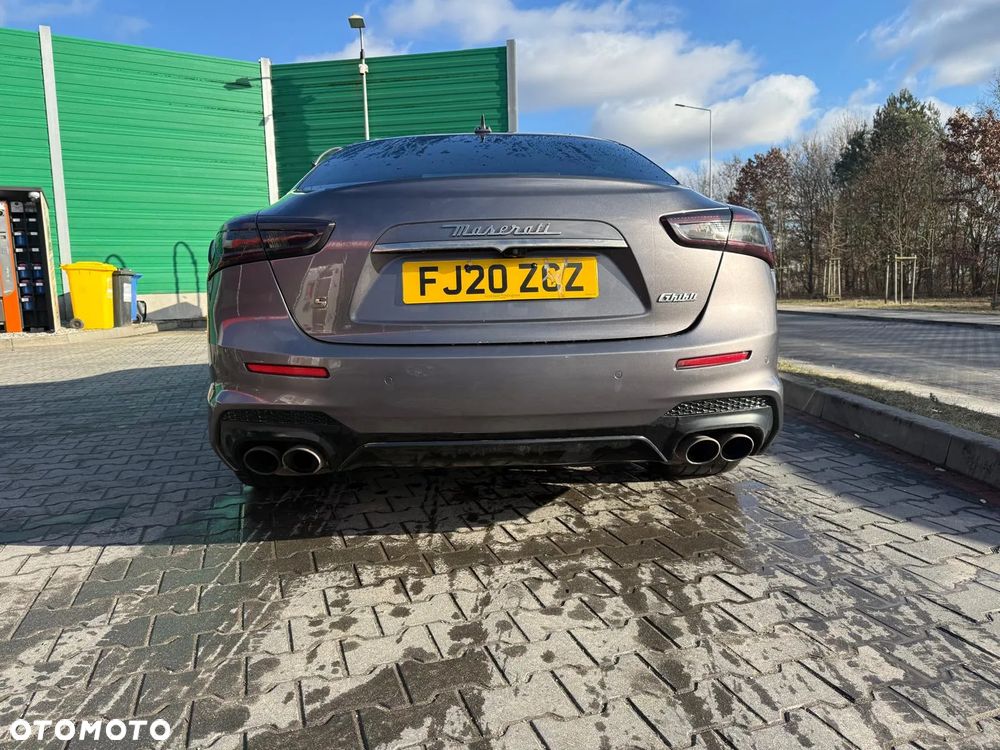 Maserati Ghibli S GranSport - 9