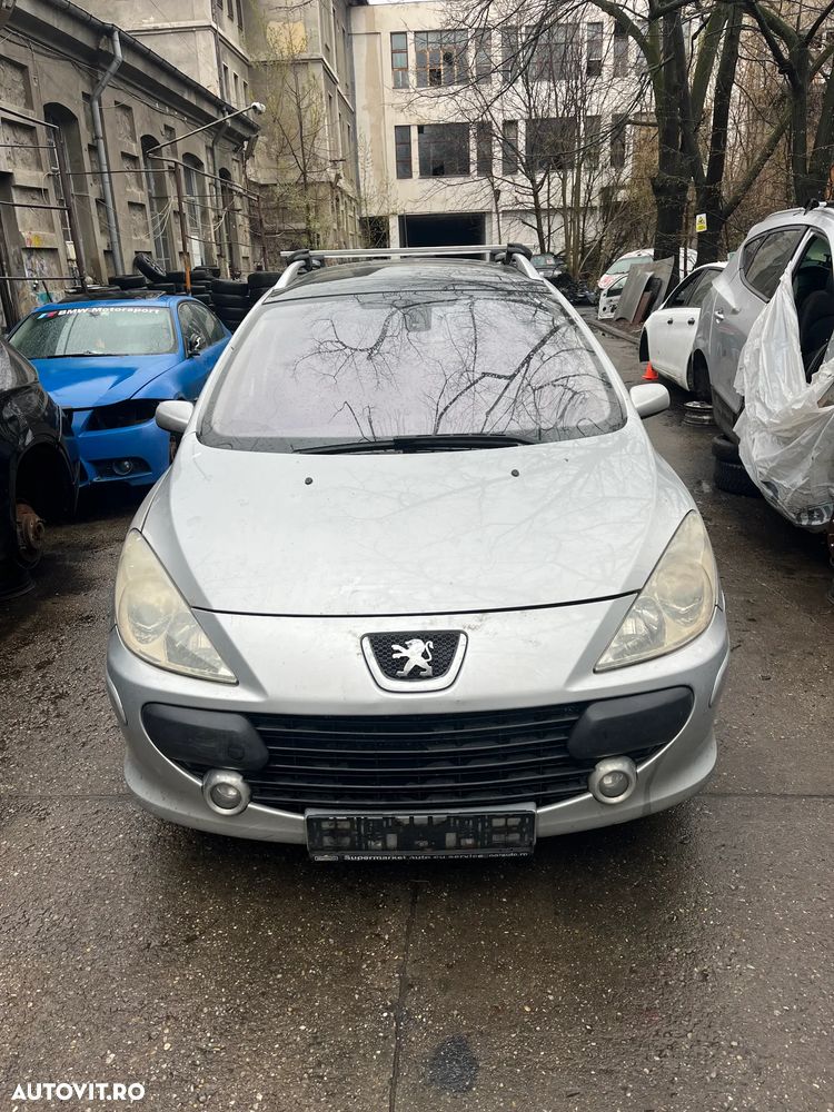 Dezmembrez Peugeot 307 SW facelift break 2006 1,6 HDI gri argintiu - 3