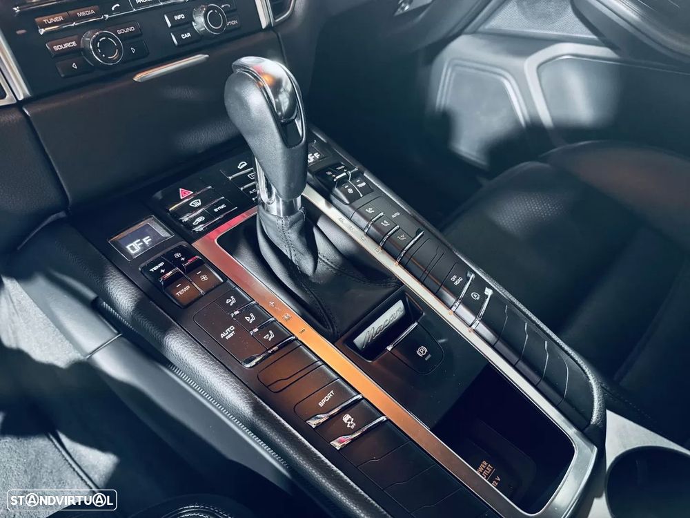 Porsche Macan S - 23