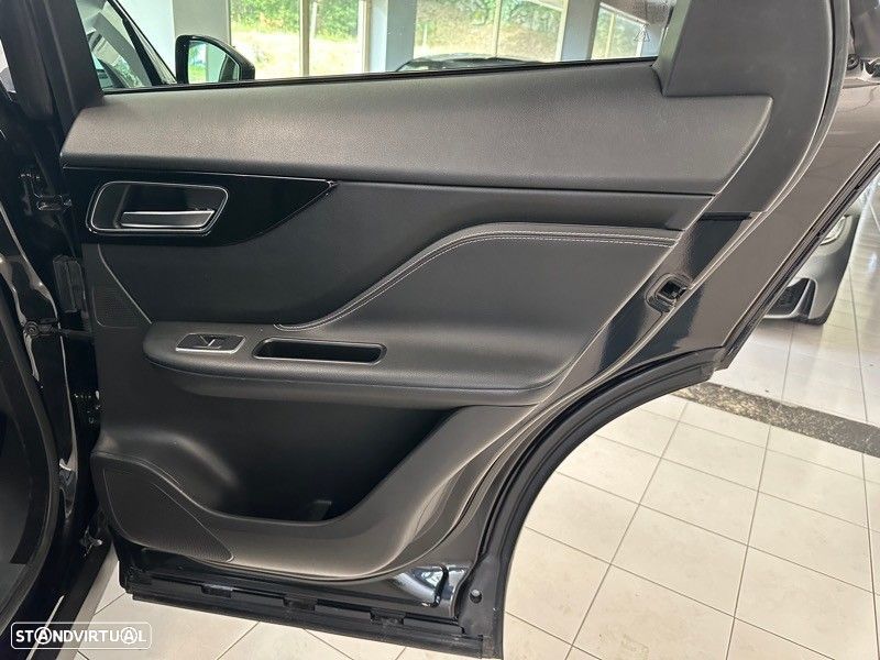 Jaguar F-Pace 20d AWD Aut. R-Sport - 32
