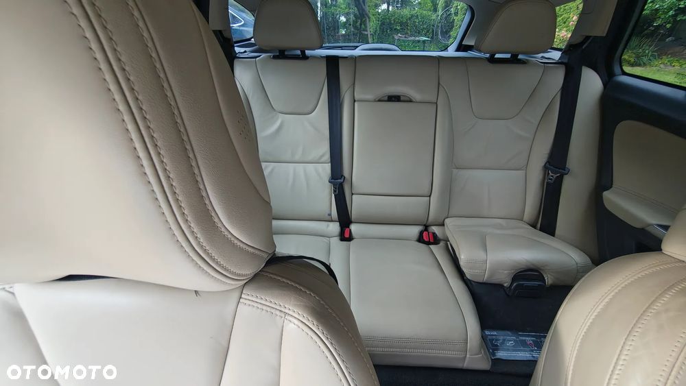 Volvo V60 D6 AWD Plug-in Hybrid Summum - 21