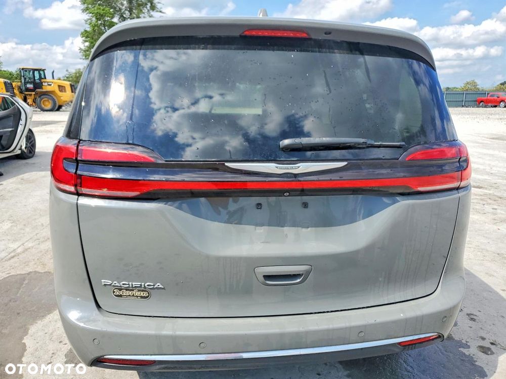 Chrysler Pacifica - 6