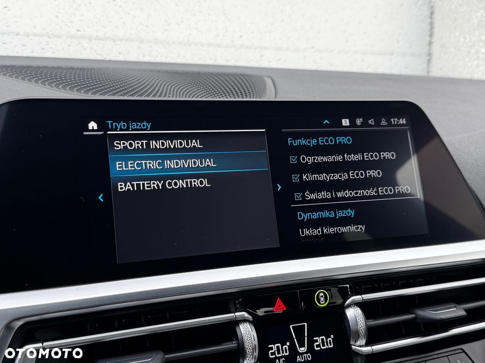 BMW Seria 3 330e xDrive M Sport sport - 31