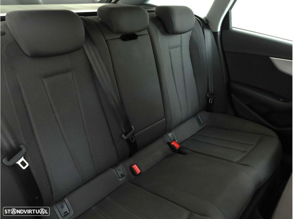 Audi A4 Avant 35 TDI Advanced S tronic - 16