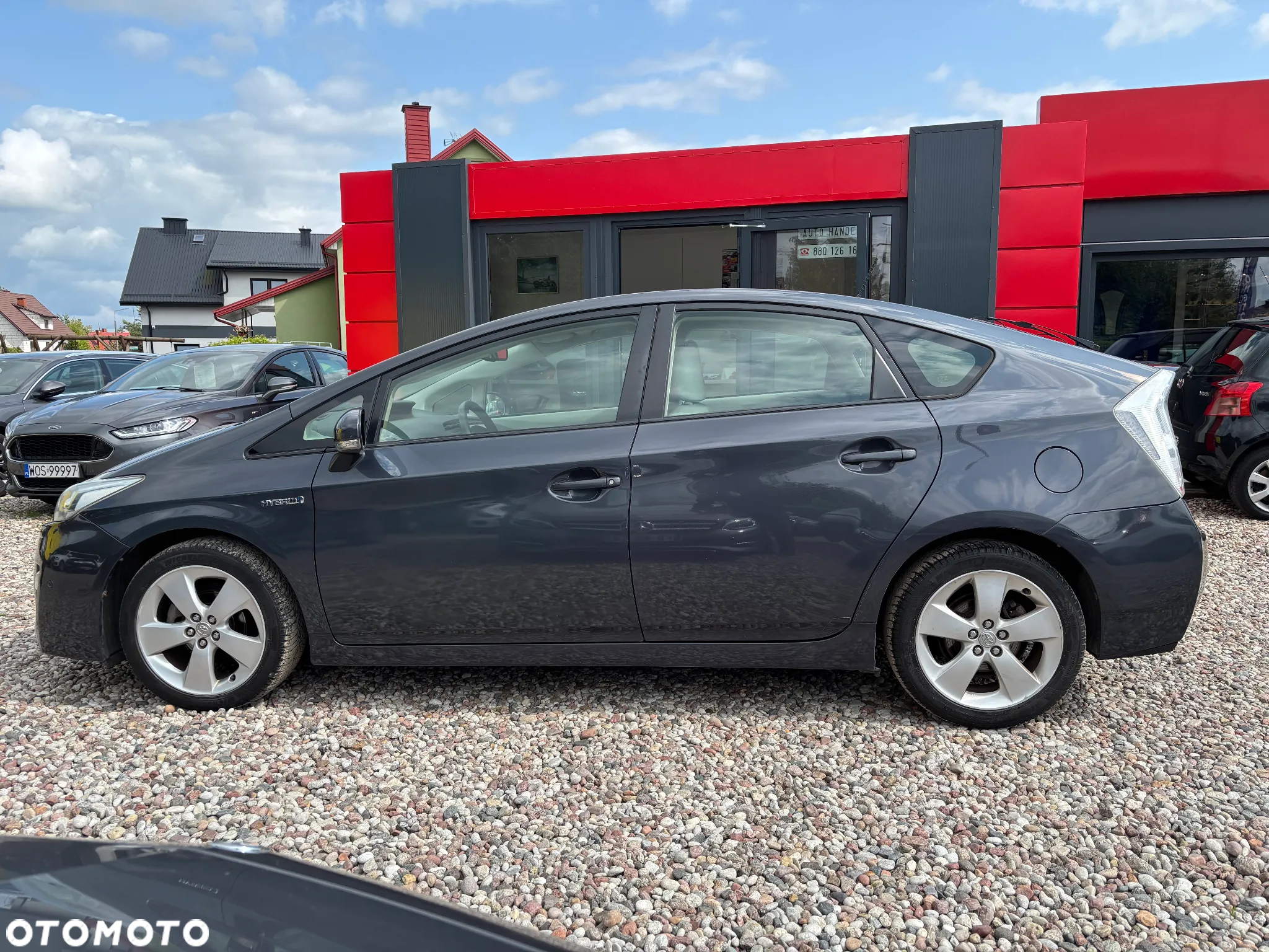 Toyota Prius (Hybrid) Executive - 9