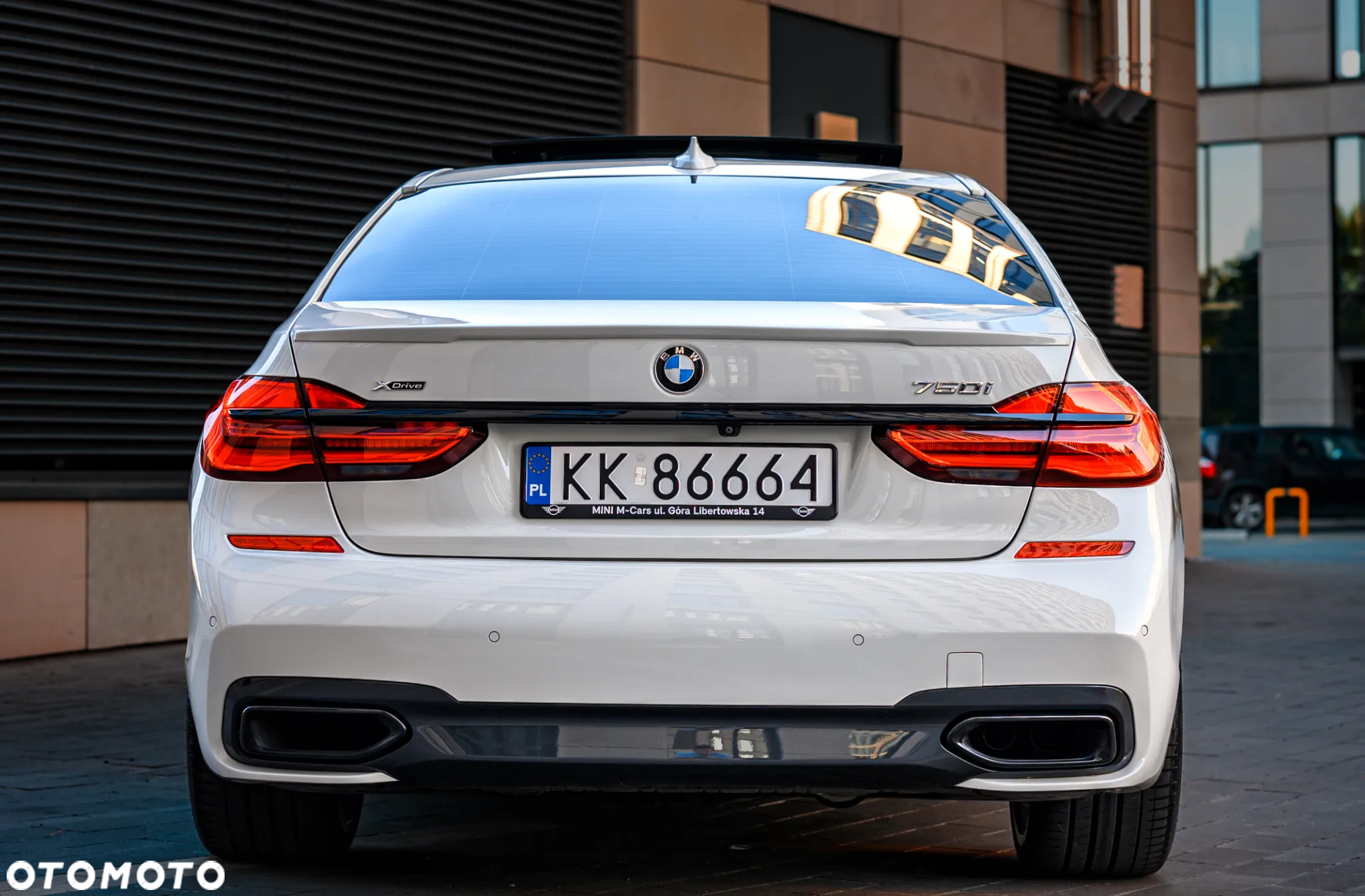 BMW Seria 7 750Li xDrive - 13