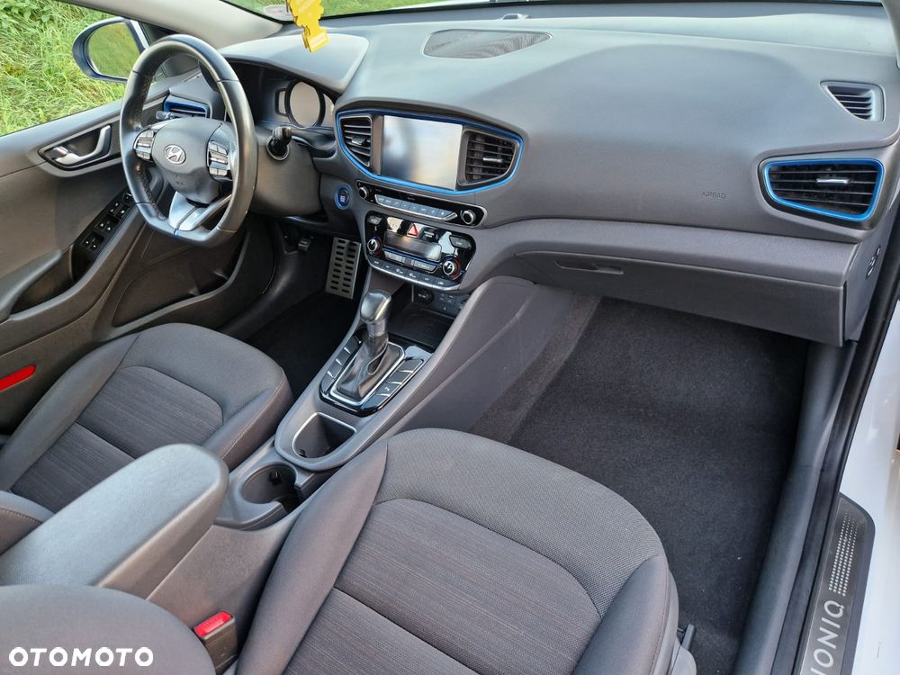 Hyundai IONIQ - 20