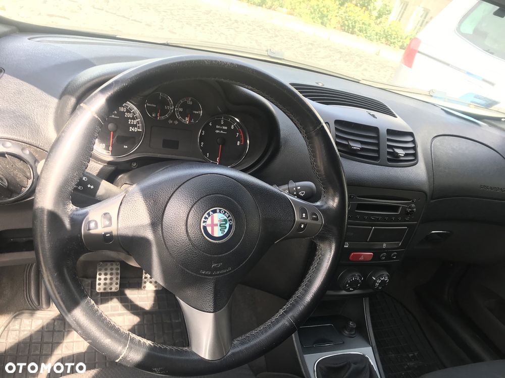 Alfa Romeo 147 - 4