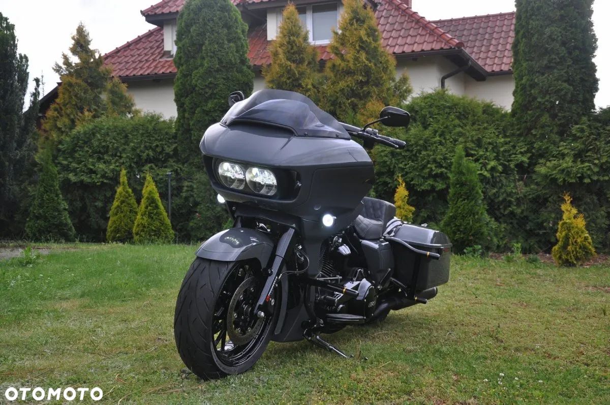 Harley-Davidson Touring Road Glide - 1