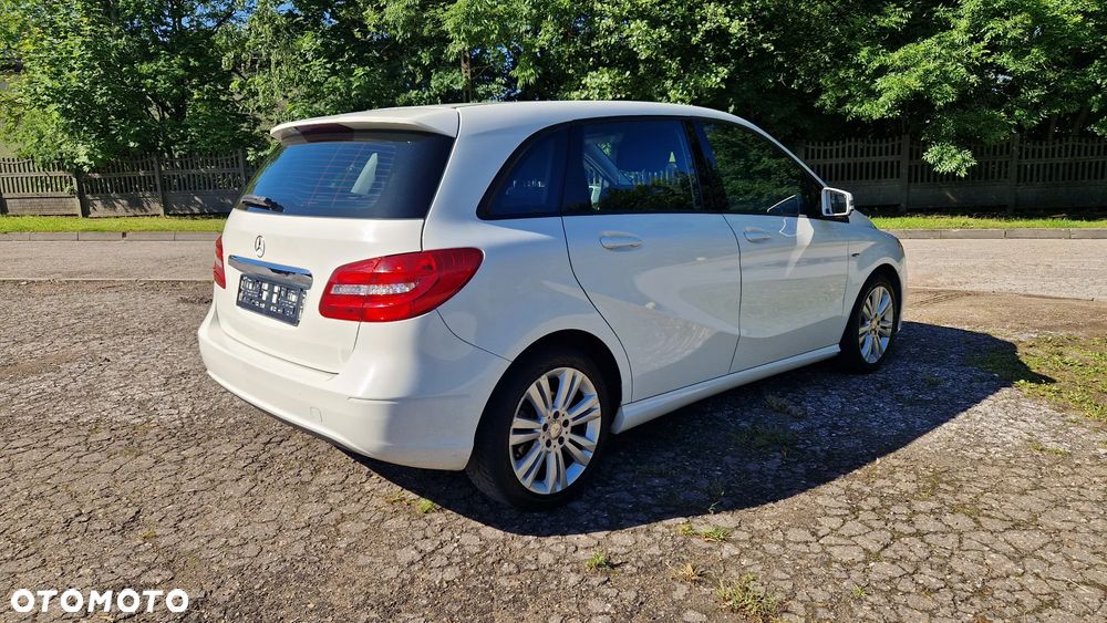 Mercedes-Benz Klasa B 180 (BlueEFFICIENCY) - 4