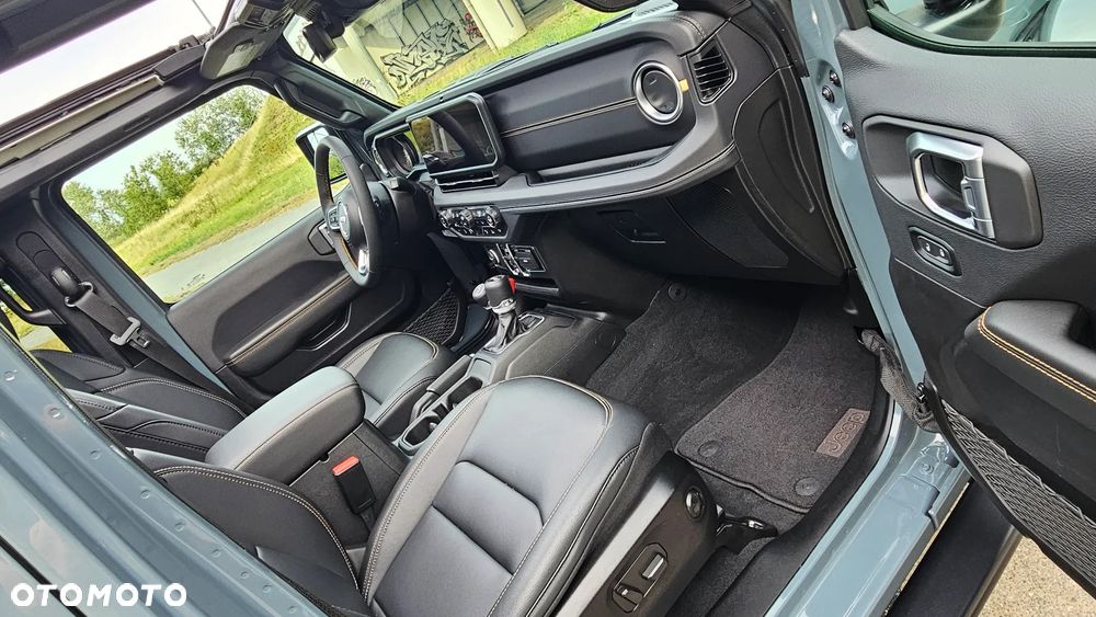Jeep Wrangler - 19