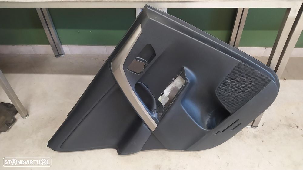FORRA DA PORTA TRASEIRA ESQUERDA TOYOTA RAV4 A4 - 1