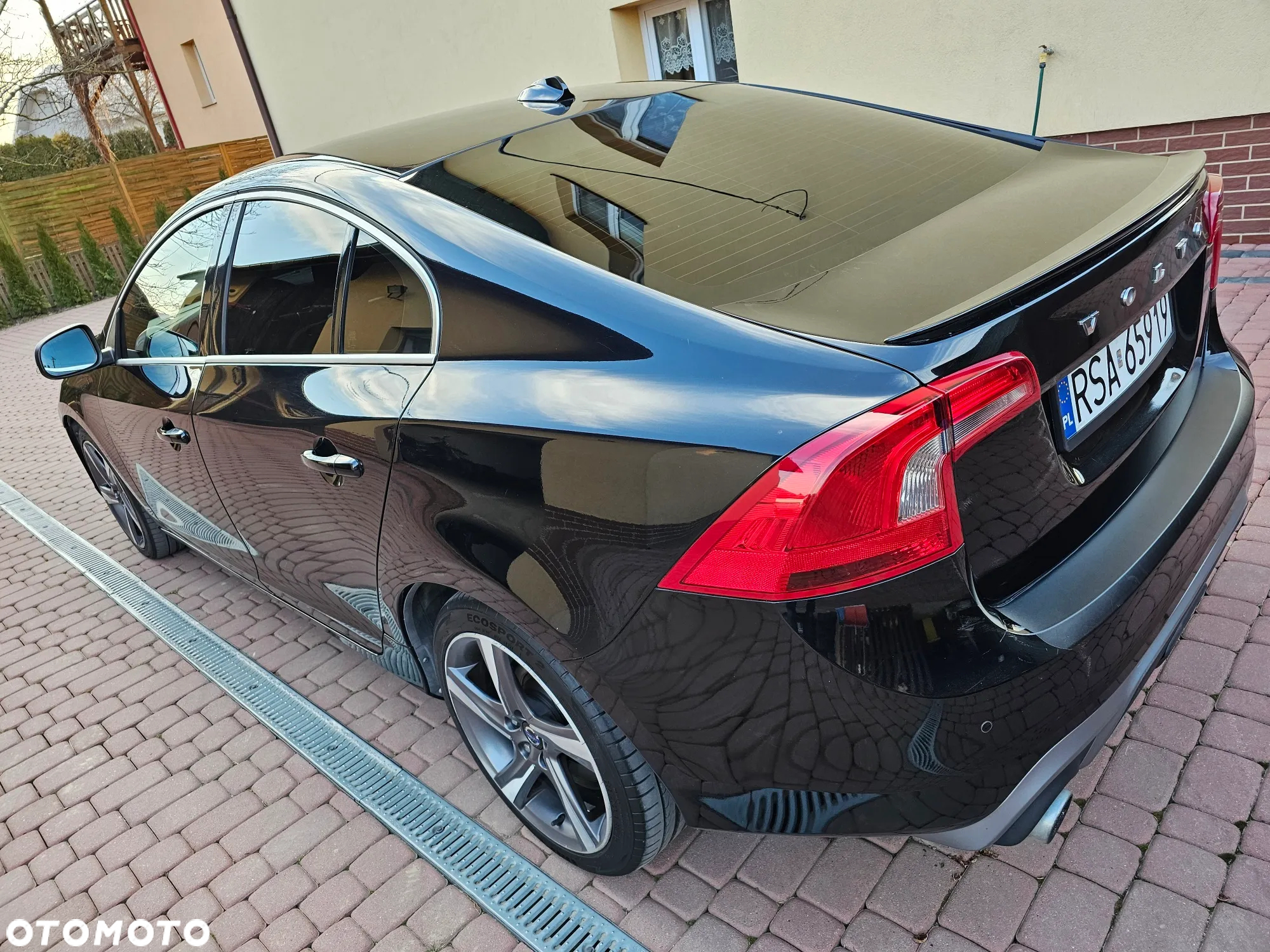 Volvo S60 T3 R-Design Summum - 24