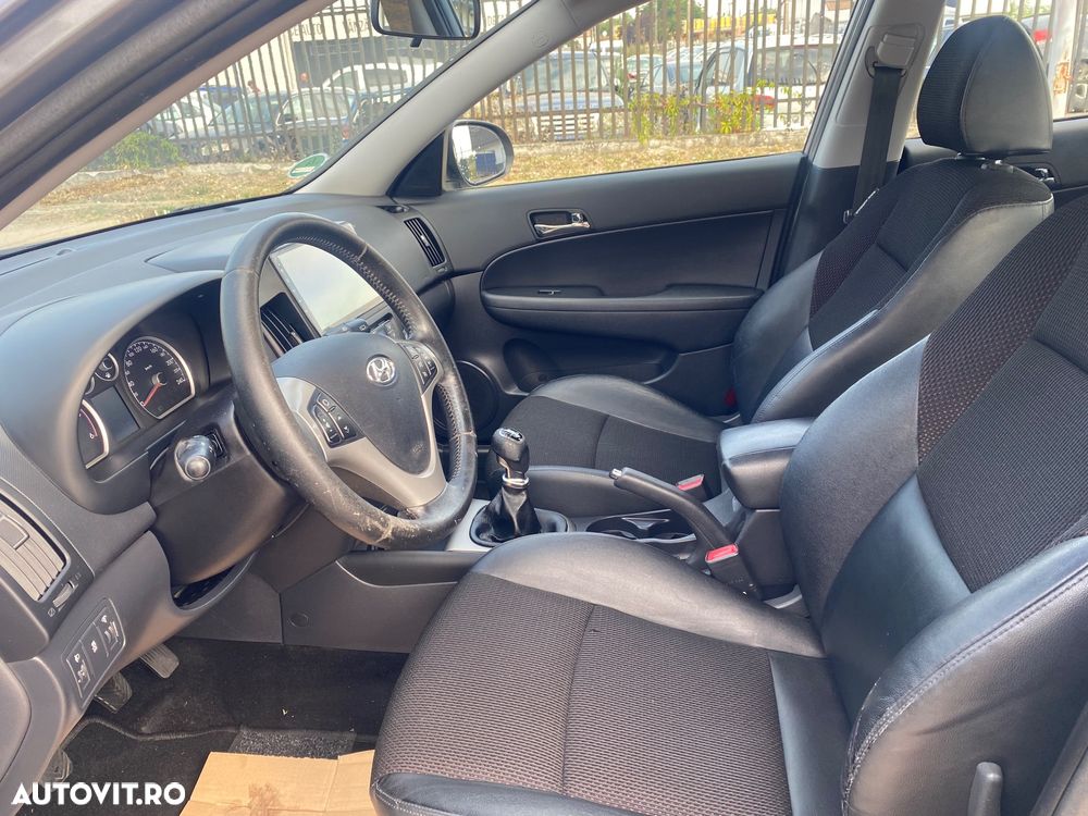 Hyundai i30 1.6 CRDI Comfort - 9