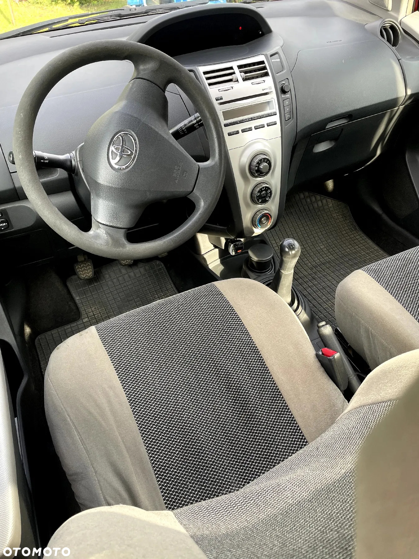 Toyota Yaris 1.0 Luna A/C - 6
