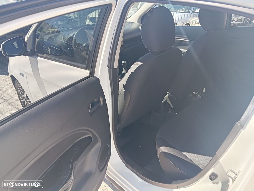 Mitsubishi Space Star 1.2 Intense - 13