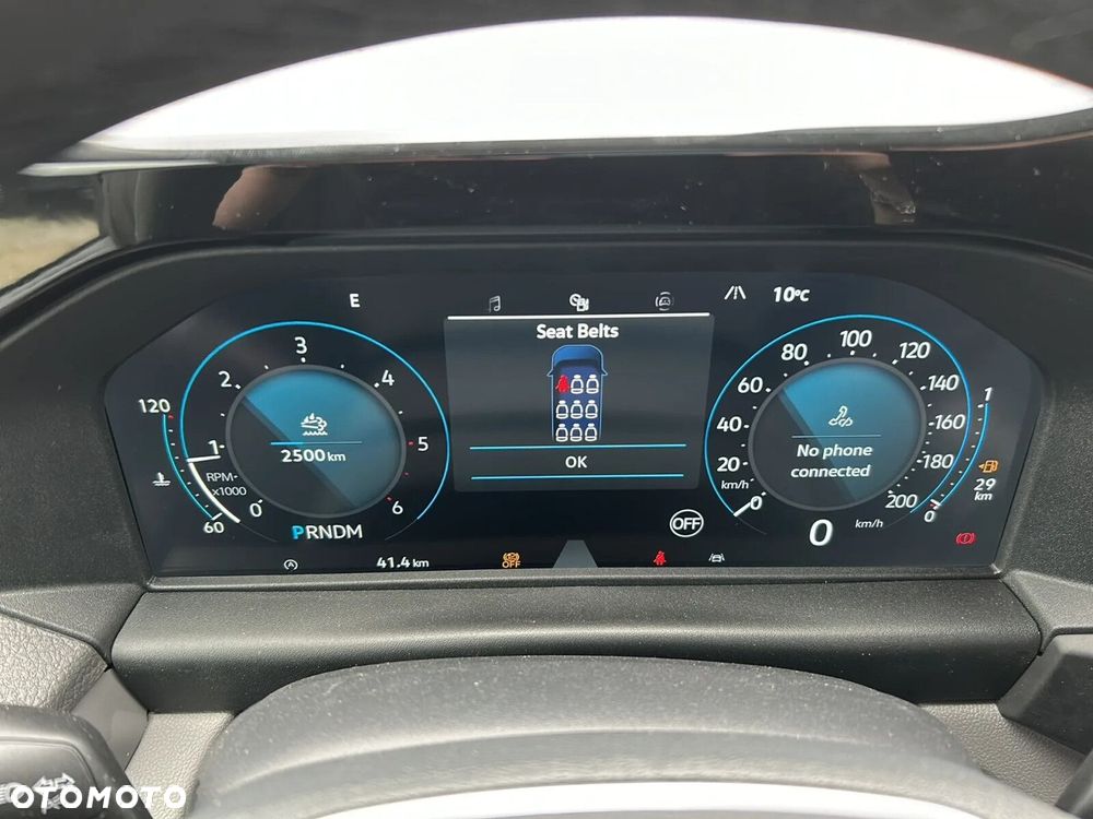 Volkswagen Caravelle - 25