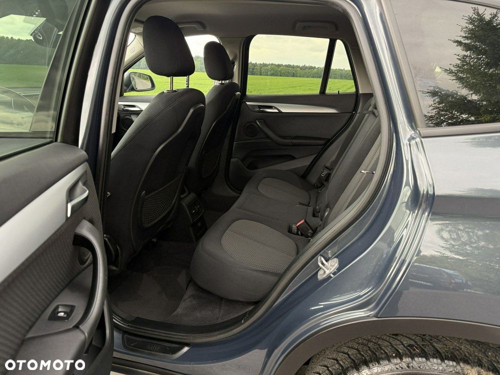 BMW X1 xDrive20i Advantage - 22