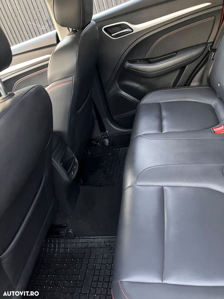 MG ZS 1.5 GSL 5MT Exclusive - 11