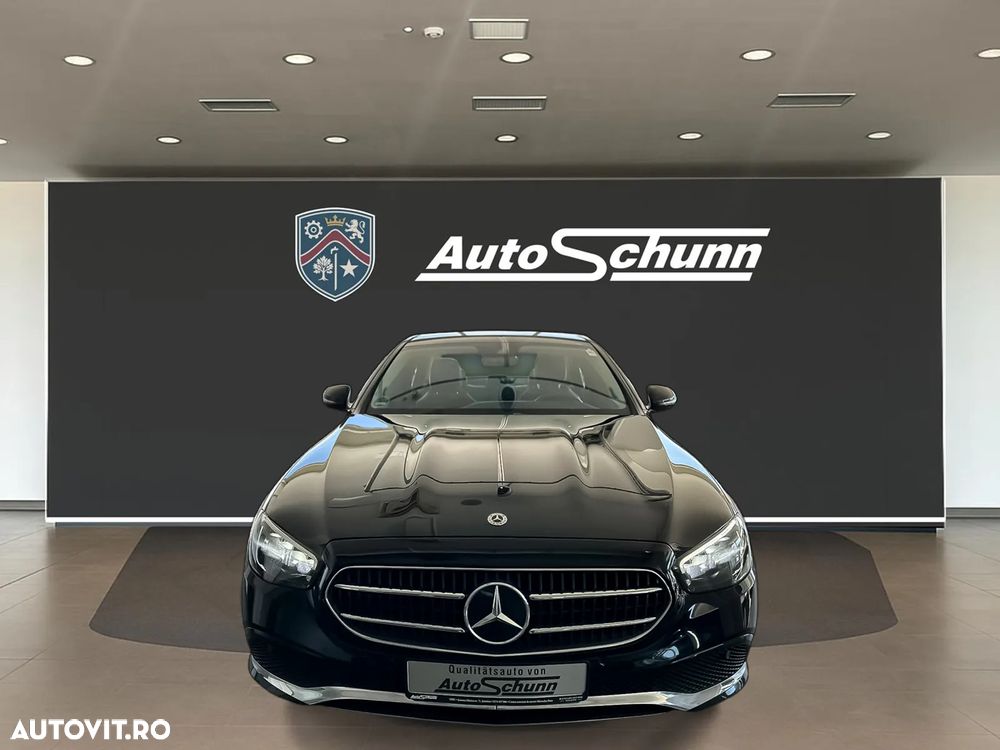 Mercedes-Benz E 300 de Aut. - 2