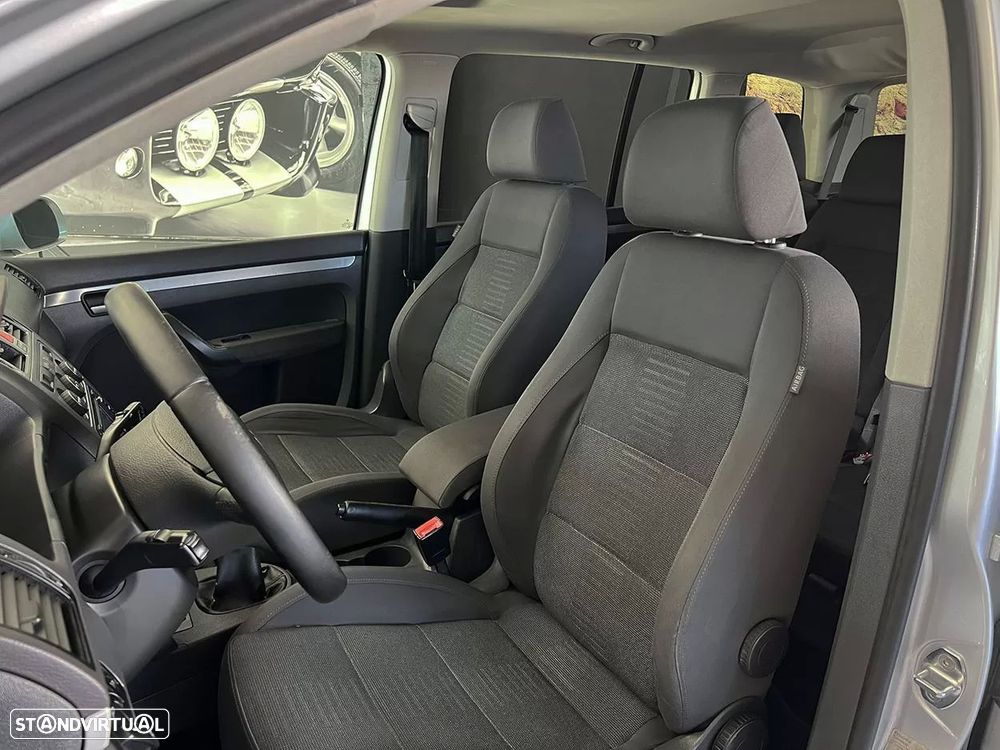 VW Touran 2.0 TDI Highline 7L - 8