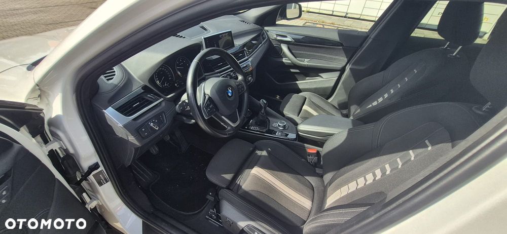 BMW X2 sDrive18d Advantage Plus - 9