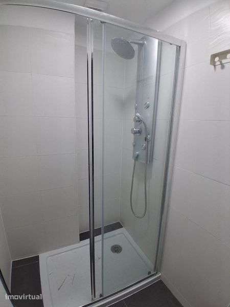 Apartamento T4 no centro da Charneca de Caparica - Grande imagem: 4/8