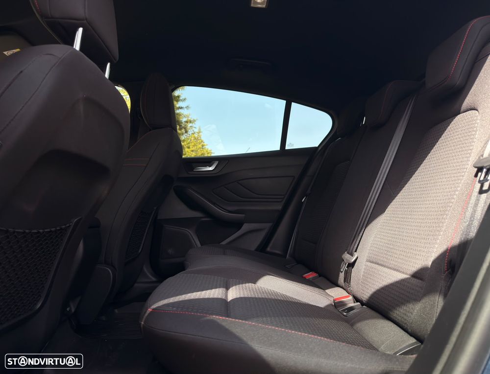 Ford Focus 1.0 EcoBoost MHEV ST-Line - 19