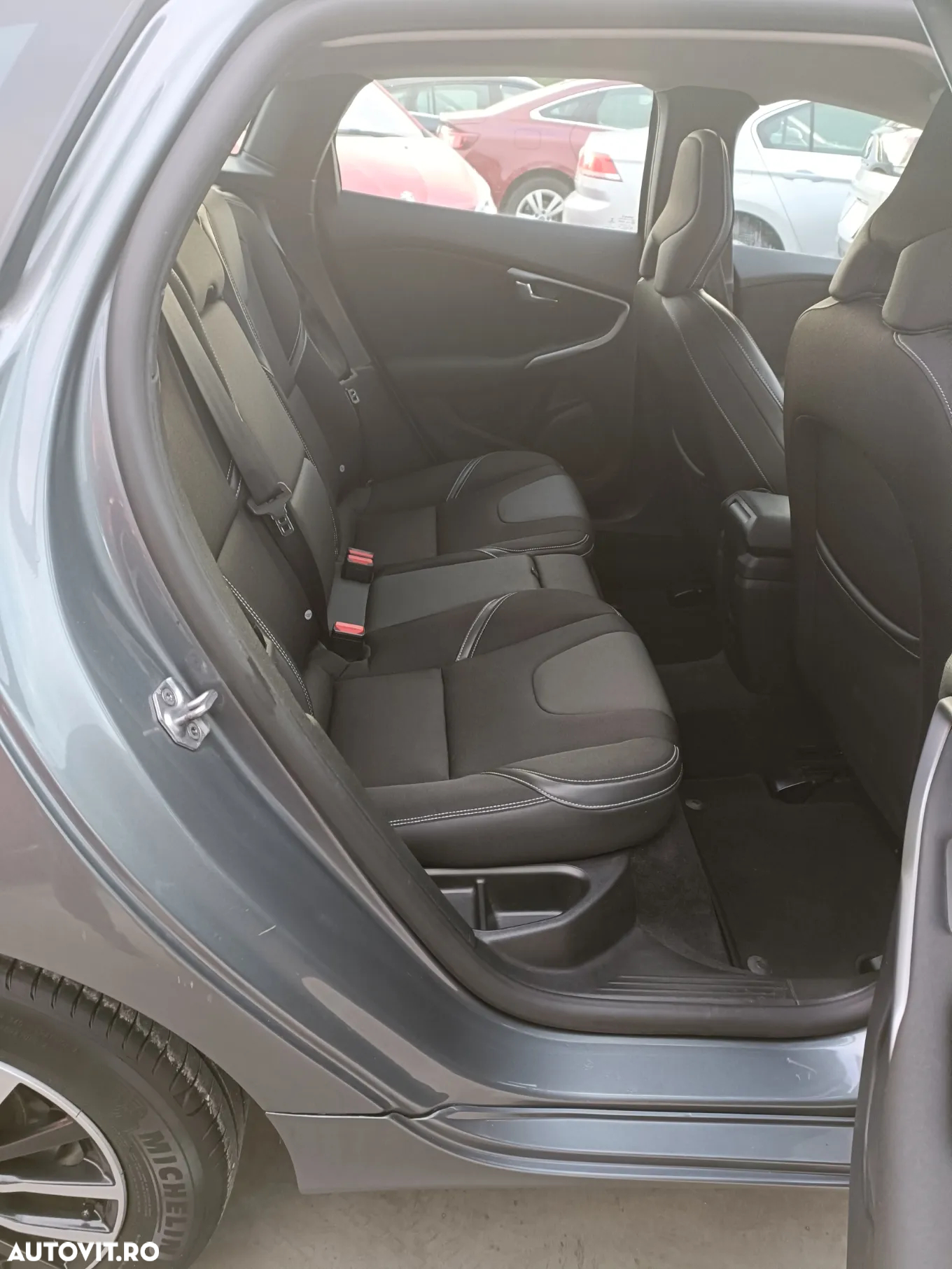 Volvo V40 D2 Momentum - 6