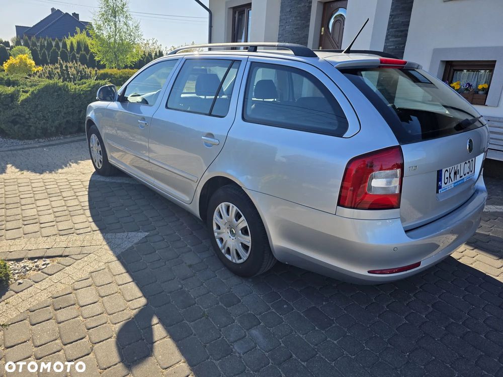 Skoda Octavia 1.6 TDI DPF Ambition - 6