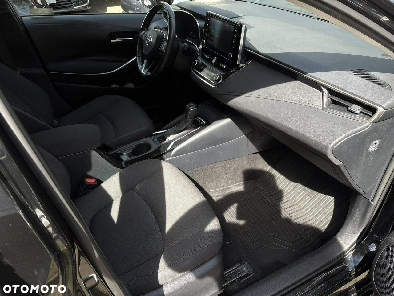 Toyota Corolla 1.8 Hybrid Comfort - 16
