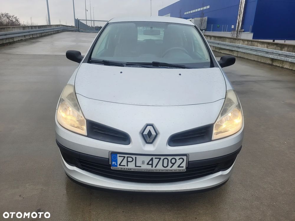 Renault Clio 1.2 16V Authentique - 8