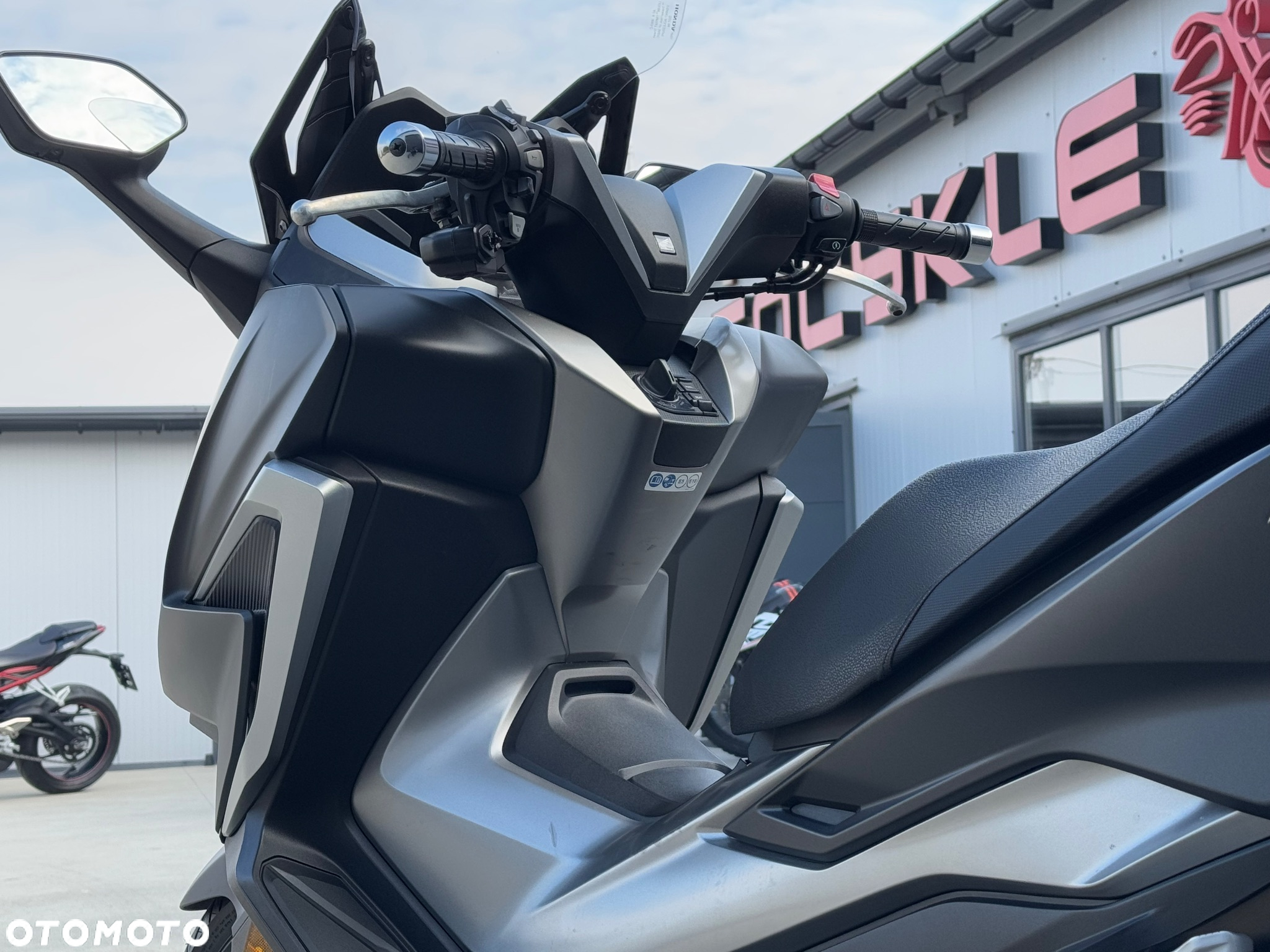 Honda NSS - 23