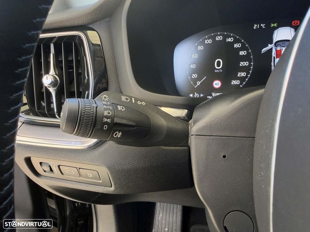 Volvo V60 2.0 T8 AWD TE Momentum Plus - 36