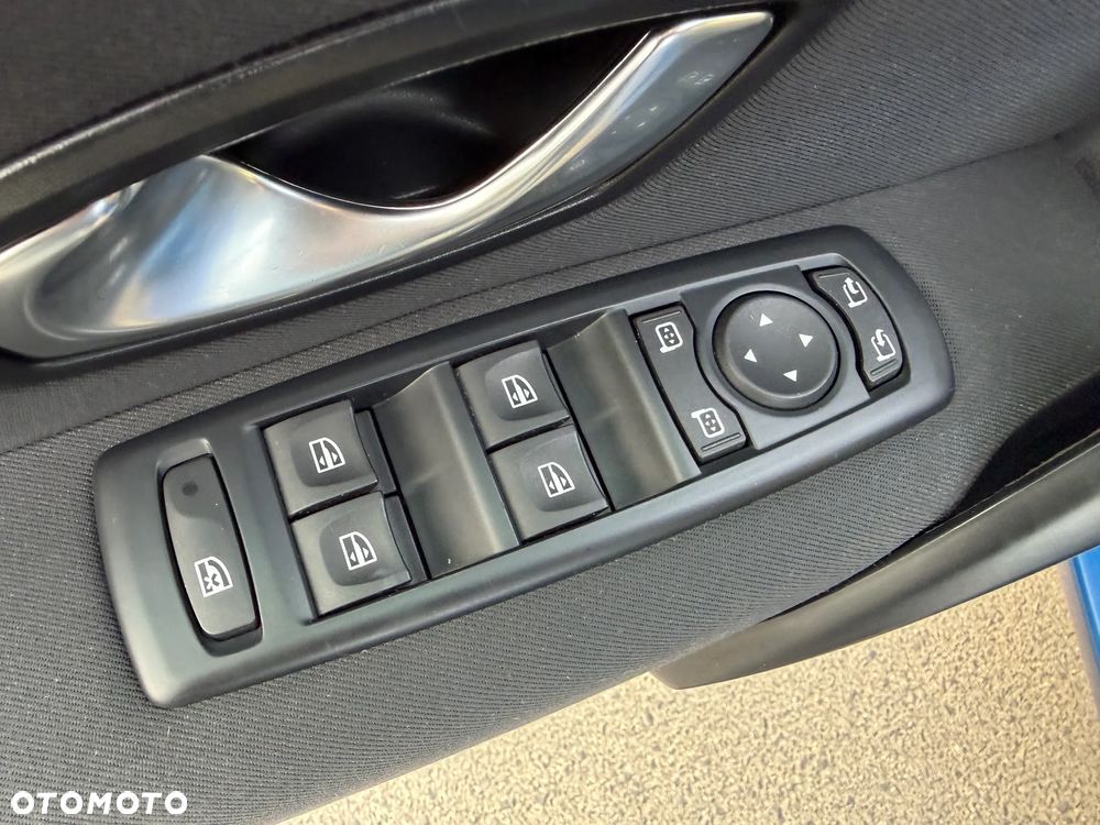 Renault Megane 2.0 140 CVT Luxe - 26