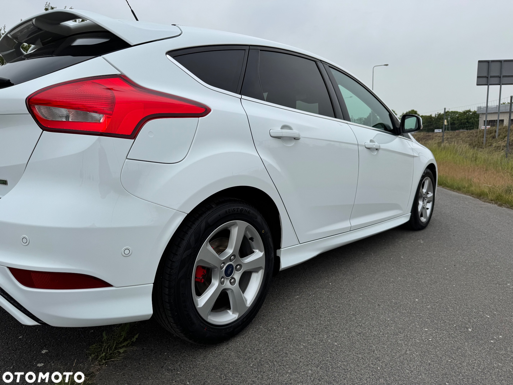 Ford Focus 1.5 EcoBoost Start-Stopp-System ST-LINE - 12