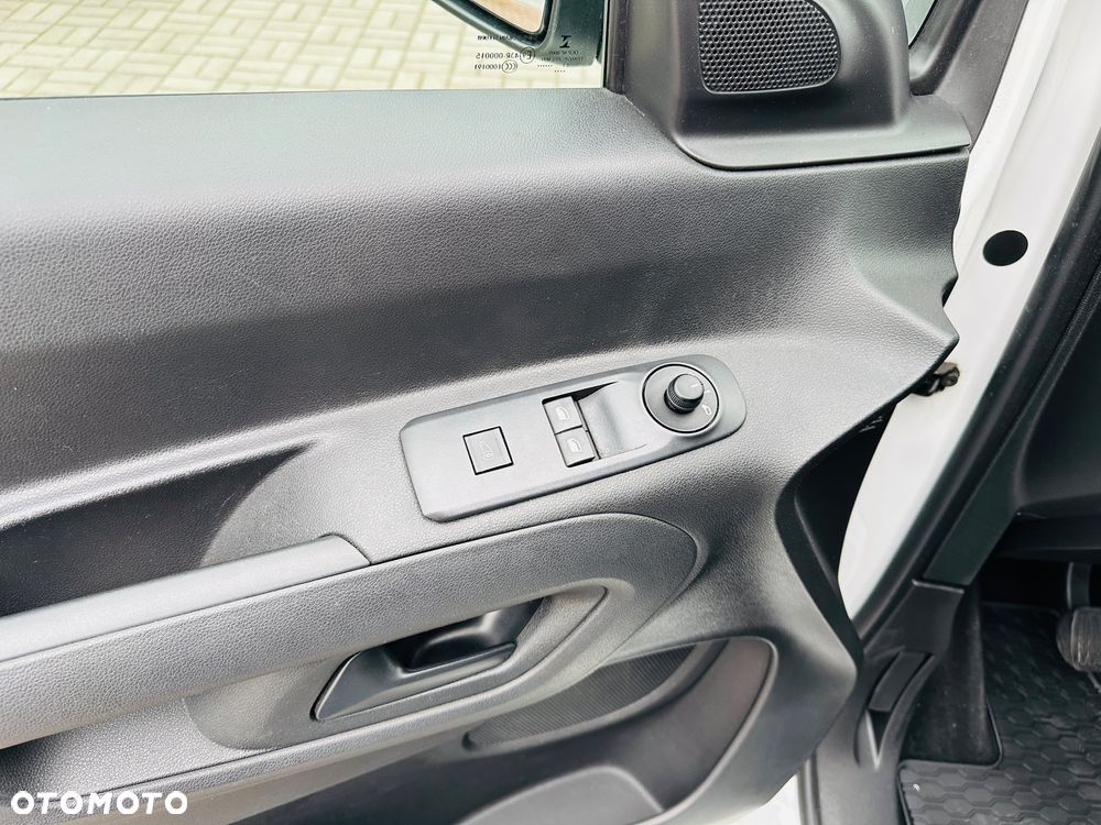 Toyota Proace City 1.5 D-4D  2,3t Active - 24