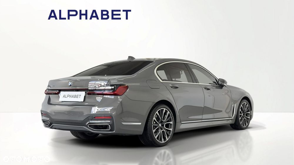 BMW Seria 7 730d xDrive mHEV sport - 9