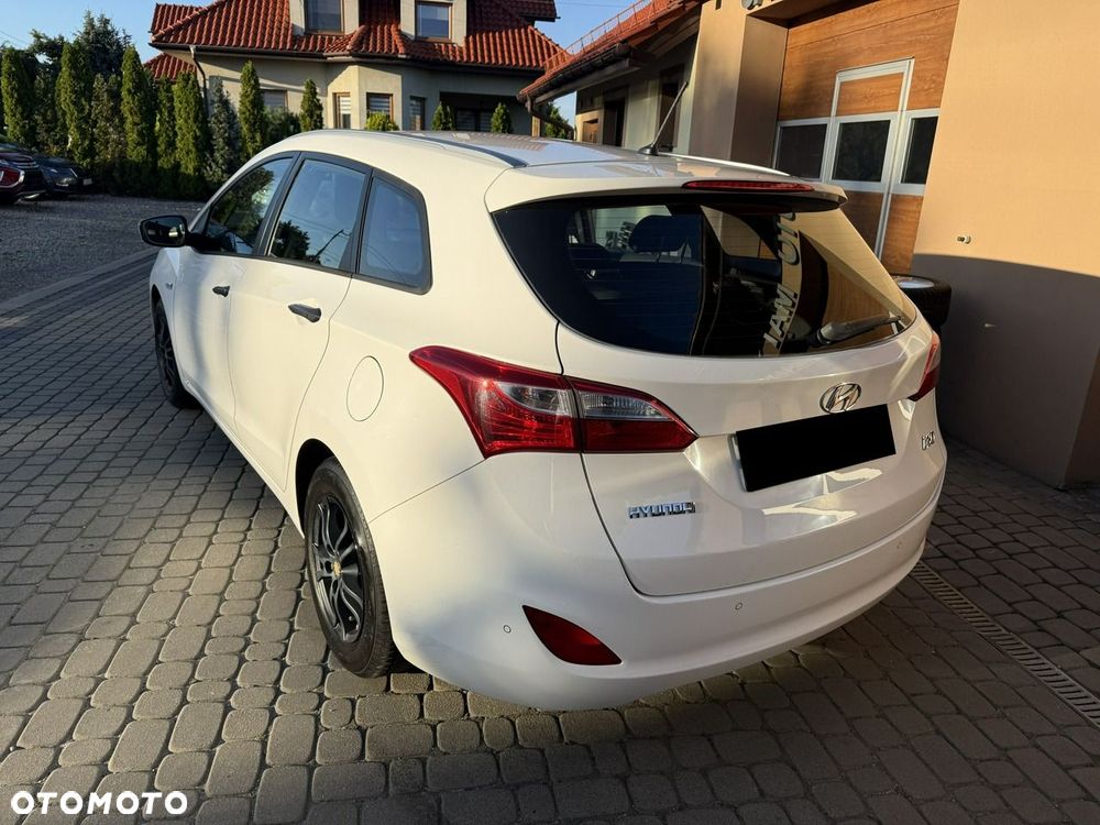 Hyundai i30 1.4 Classic + - 9
