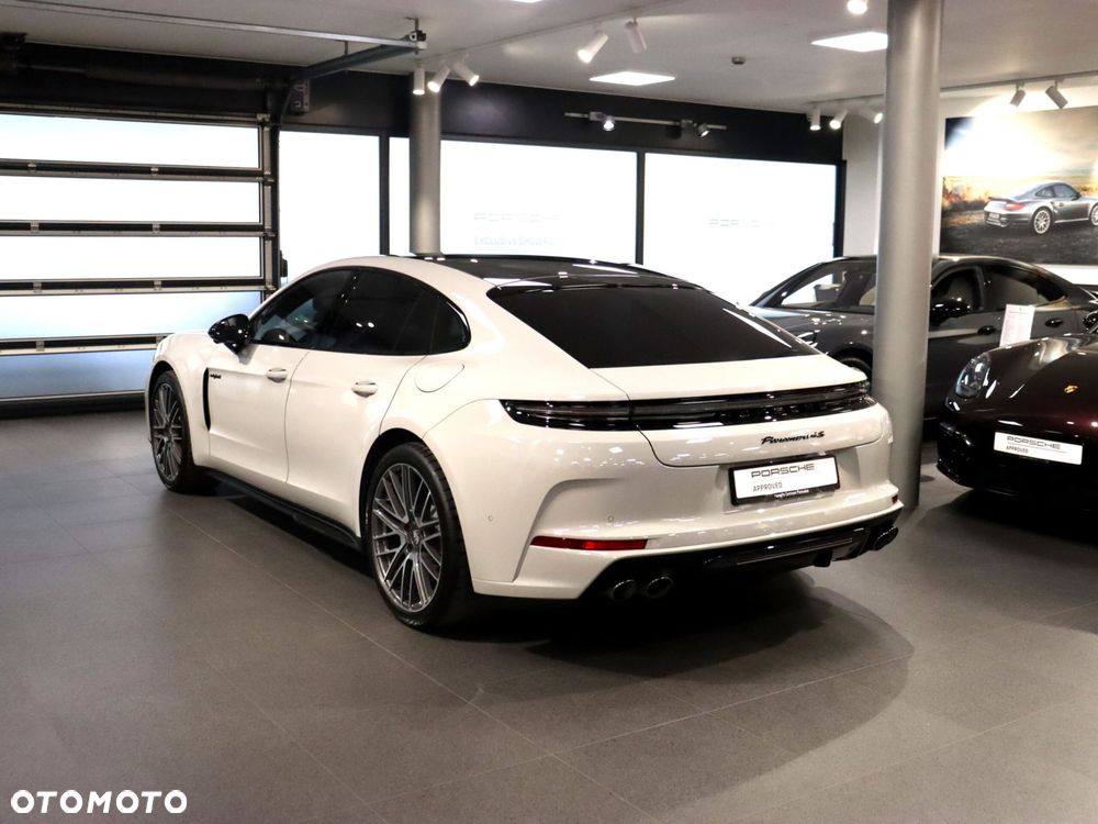 Porsche Panamera 4S E-Hybrid PHEV - 3
