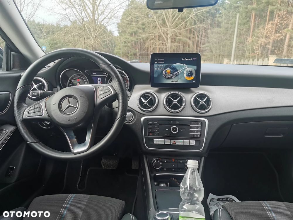 Mercedes-Benz CLA 220 4-Matic - 14