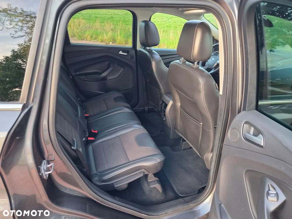 Ford Kuga 2.0 TDCi 4x4 Titanium - 29