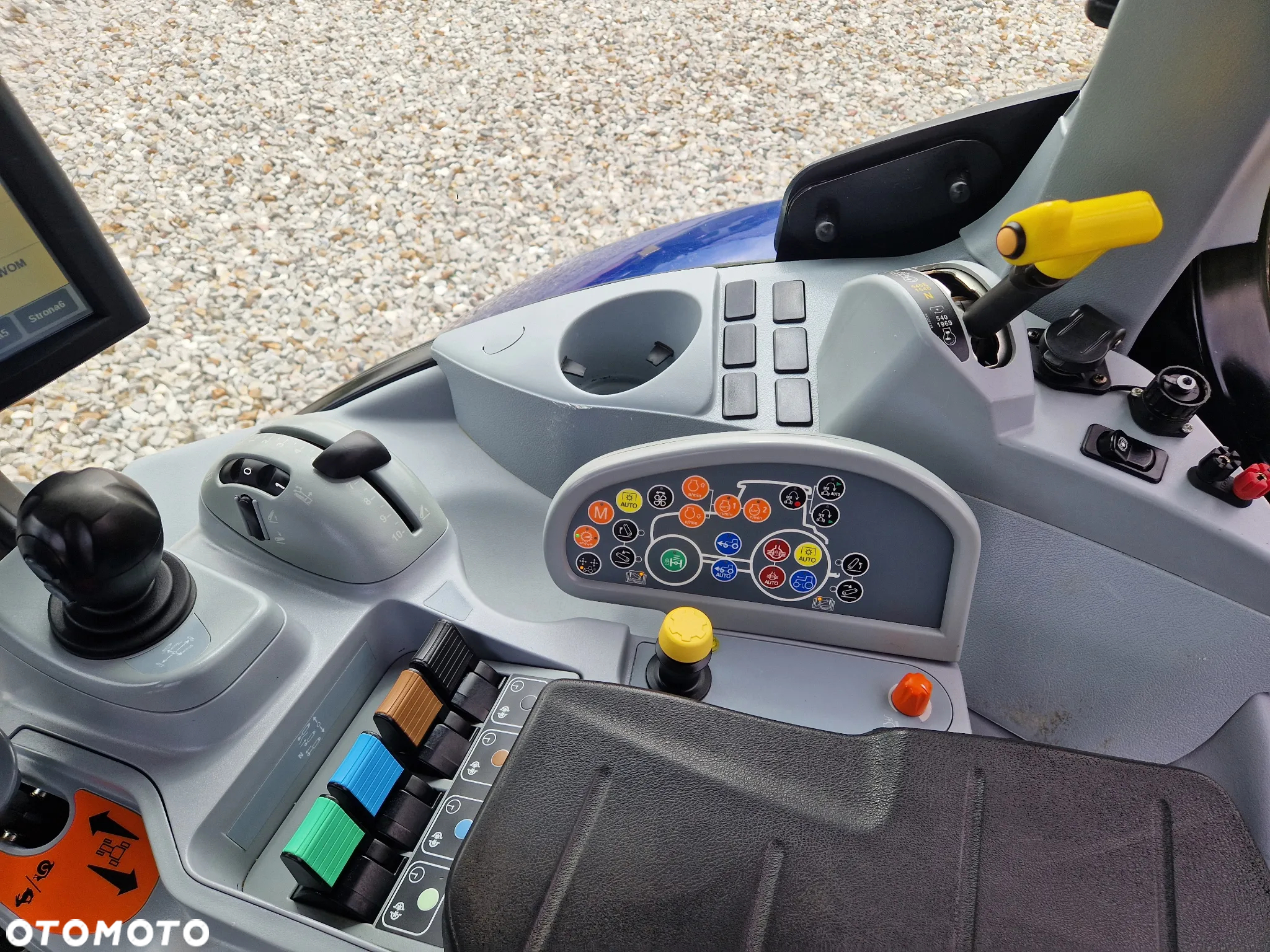 New Holland T7.225 AUTOCOMMAND BLUE POWER - 9