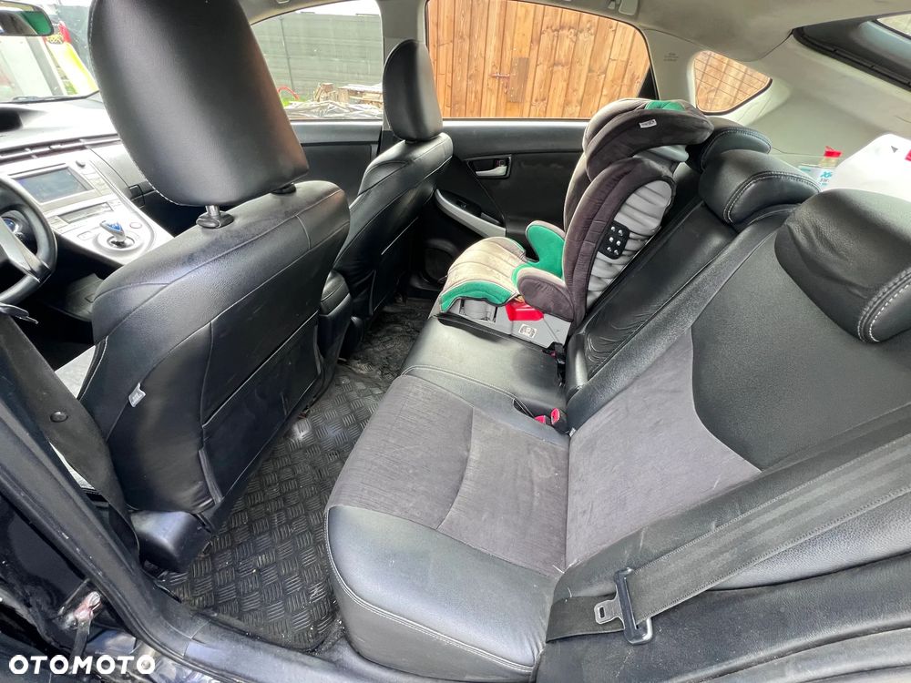Toyota Prius (Hybrid) Comfort - 3