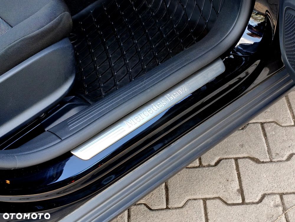 Mercedes-Benz Klasa A 180 d Edition 2021 - 16