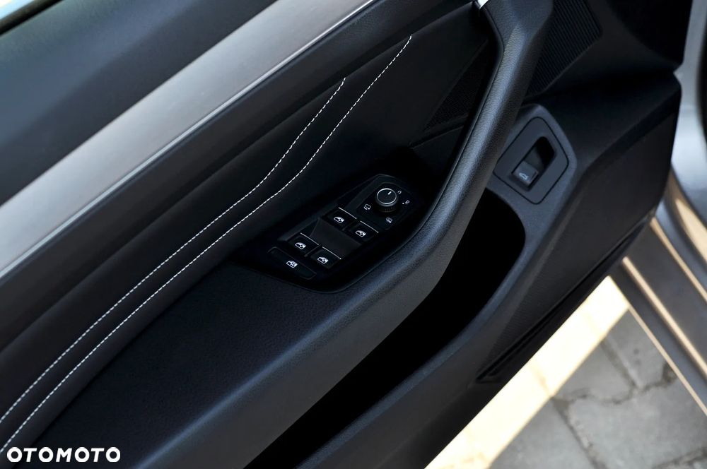 Volkswagen Passat 2.0 TDI EVO Elegance DSG - 38