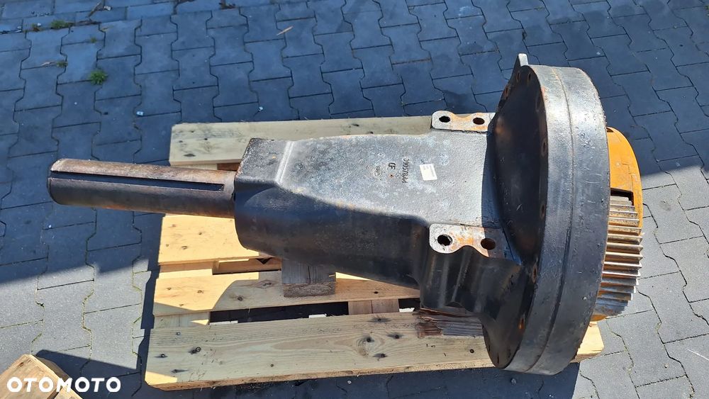 półoś obudowa 300578a4 322959a8osi przedniej mostu 86985668r case steiger 435 530 stx 450 500 - 2
