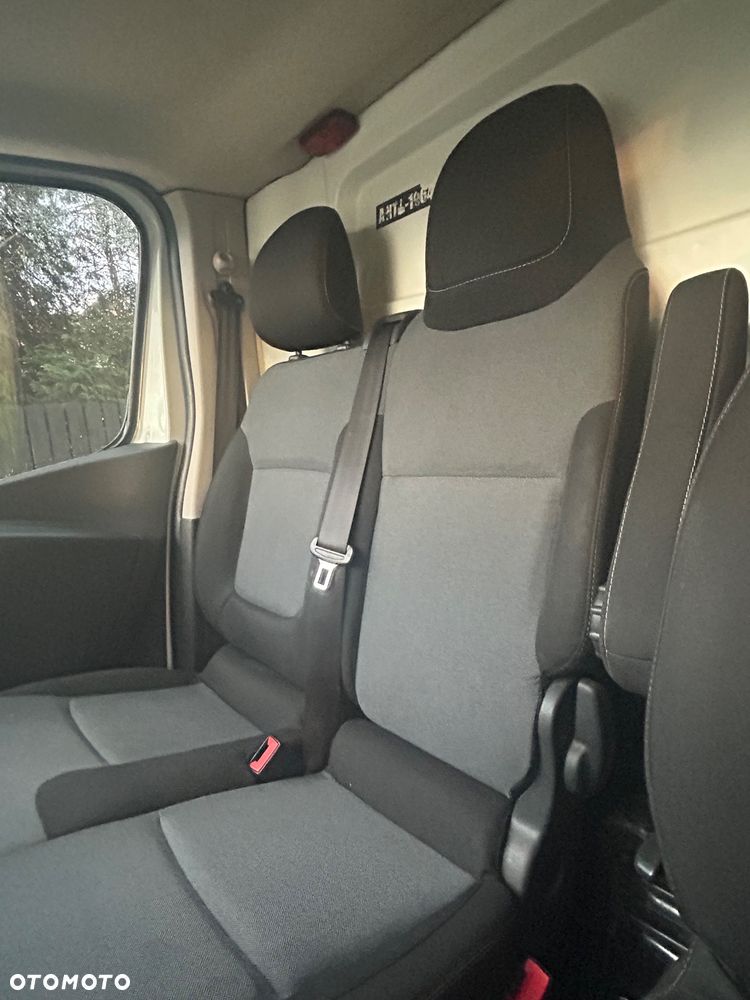 Opel Vivaro - 19